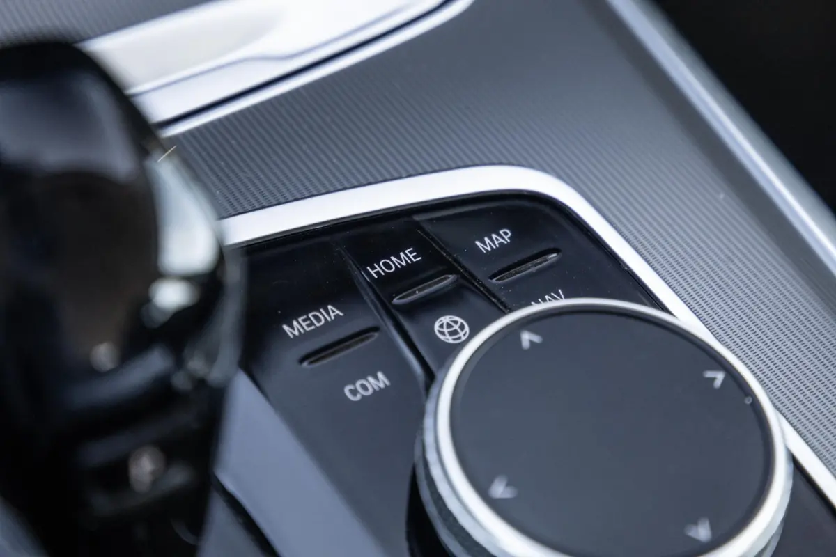 xDrive45e Executive CARPLAY / CAMERA / DEALER ONDERHOUDEN / ZWART LEER / TREKHAAK