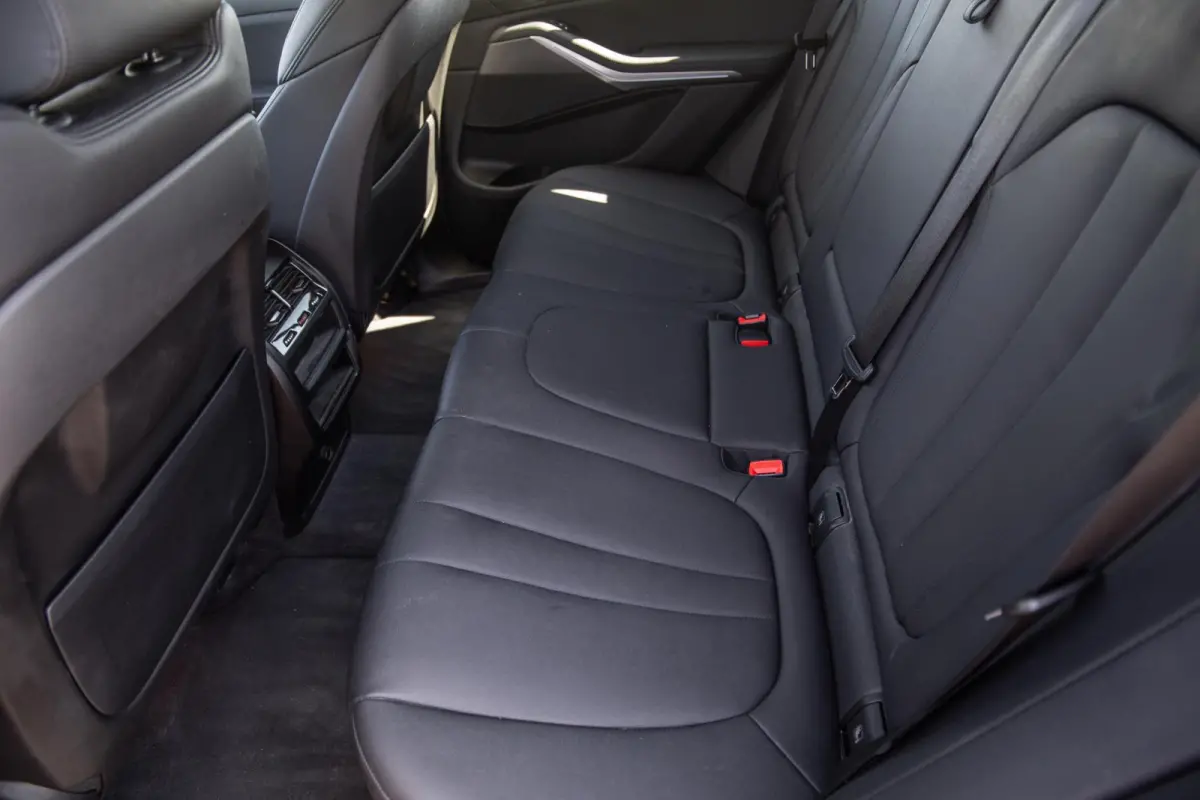 xDrive45e Executive CARPLAY / CAMERA / DEALER ONDERHOUDEN / ZWART LEER / TREKHAAK