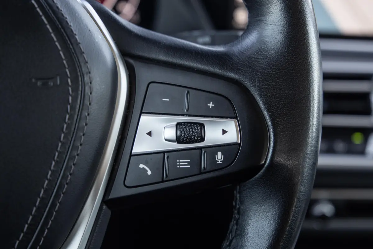 xDrive45e Executive CARPLAY / CAMERA / DEALER ONDERHOUDEN / ZWART LEER / TREKHAAK