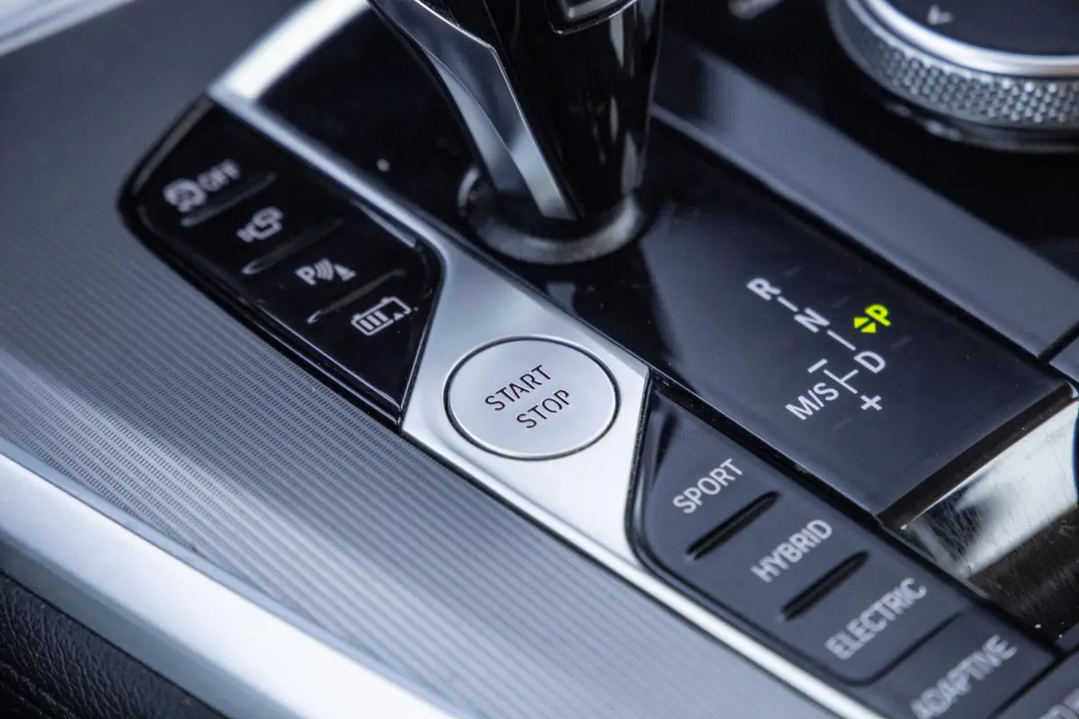 xDrive45e Executive CARPLAY / CAMERA / DEALER ONDERHOUDEN / ZWART LEER / TREKHAAK