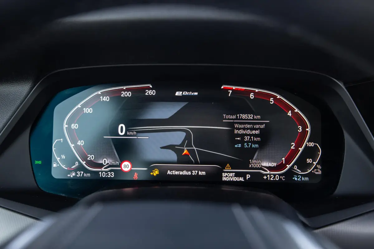 xDrive45e Executive CARPLAY / CAMERA / DEALER ONDERHOUDEN / ZWART LEER / TREKHAAK