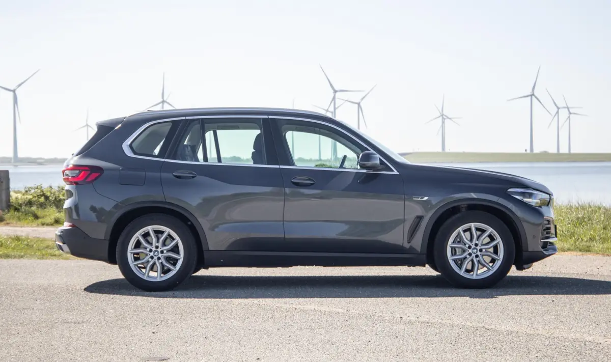 xDrive45e Executive CARPLAY / CAMERA / DEALER ONDERHOUDEN / ZWART LEER / TREKHAAK