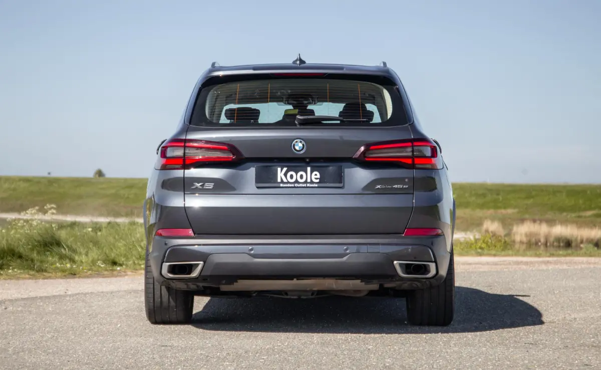 xDrive45e Executive CARPLAY / CAMERA / DEALER ONDERHOUDEN / ZWART LEER / TREKHAAK