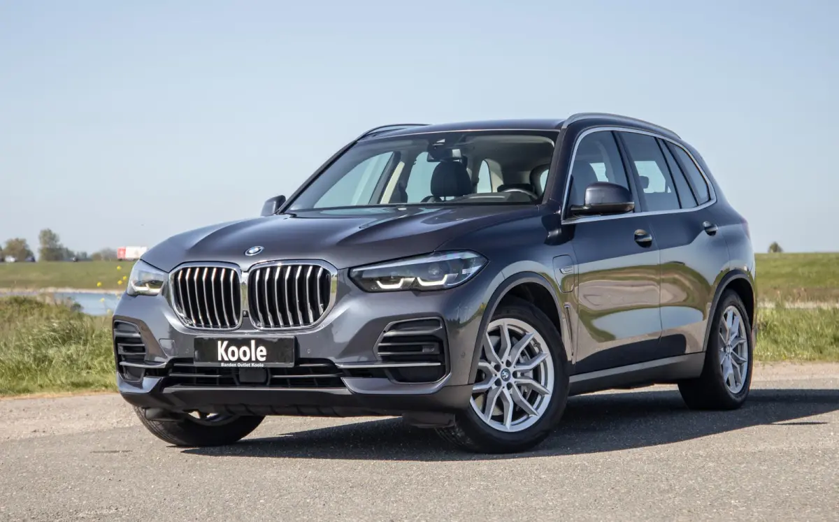 xDrive45e Executive CARPLAY / CAMERA / DEALER ONDERHOUDEN / ZWART LEER / TREKHAAK