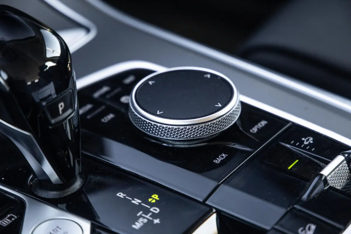 xDrive45e Executive CARPLAY / CAMERA / DEALER ONDERHOUDEN / ZWART LEER / TREKHAAK