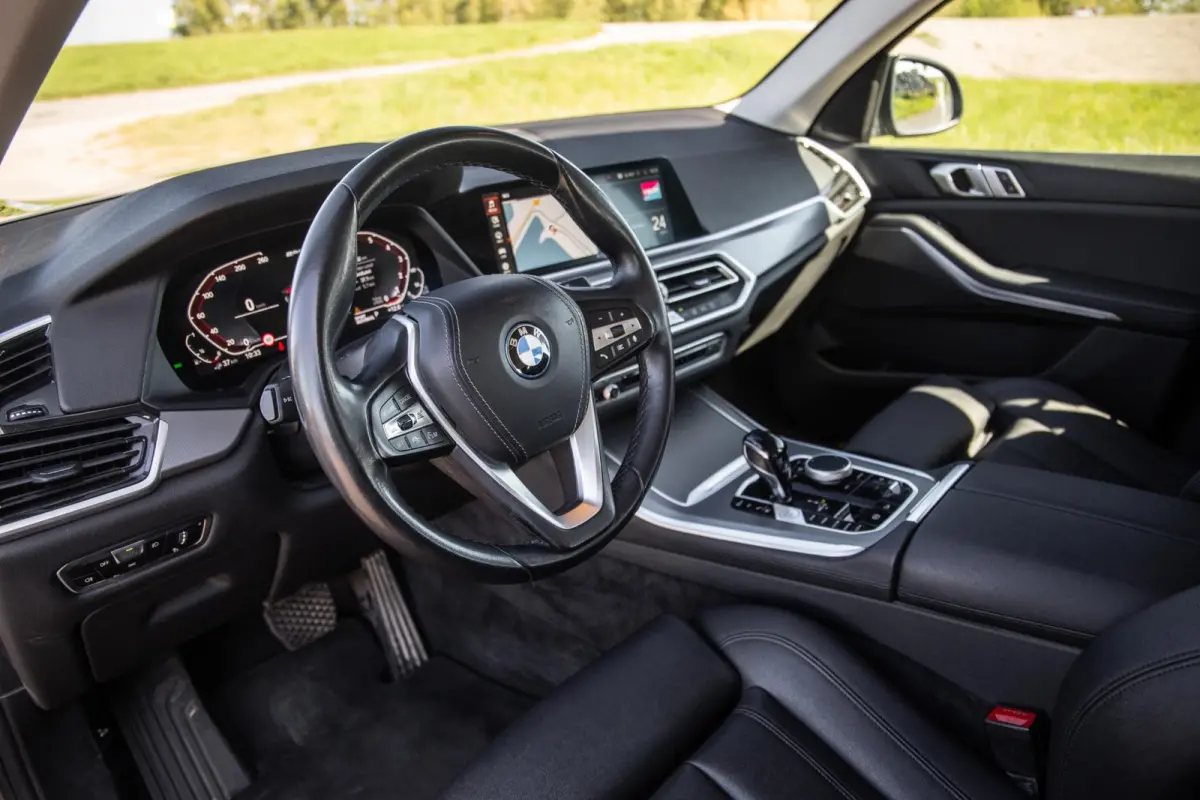 xDrive45e Executive CARPLAY / CAMERA / DEALER ONDERHOUDEN / ZWART LEER / TREKHAAK