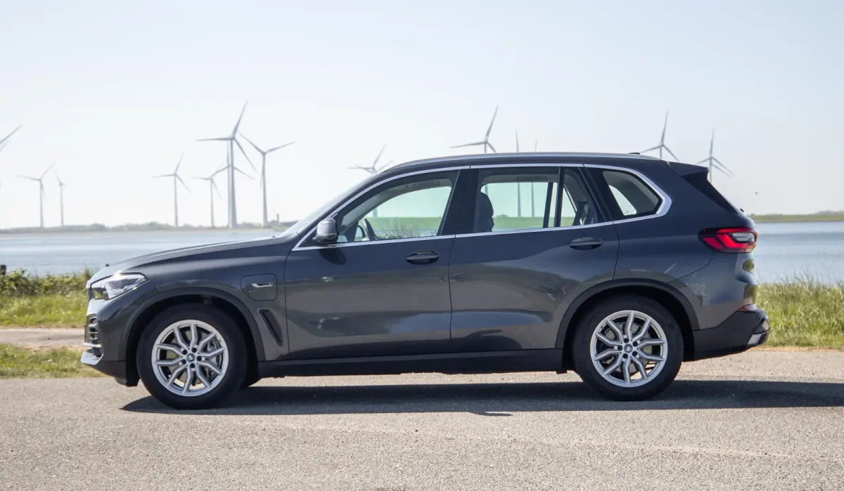 xDrive45e Executive CARPLAY / CAMERA / DEALER ONDERHOUDEN / ZWART LEER / TREKHAAK