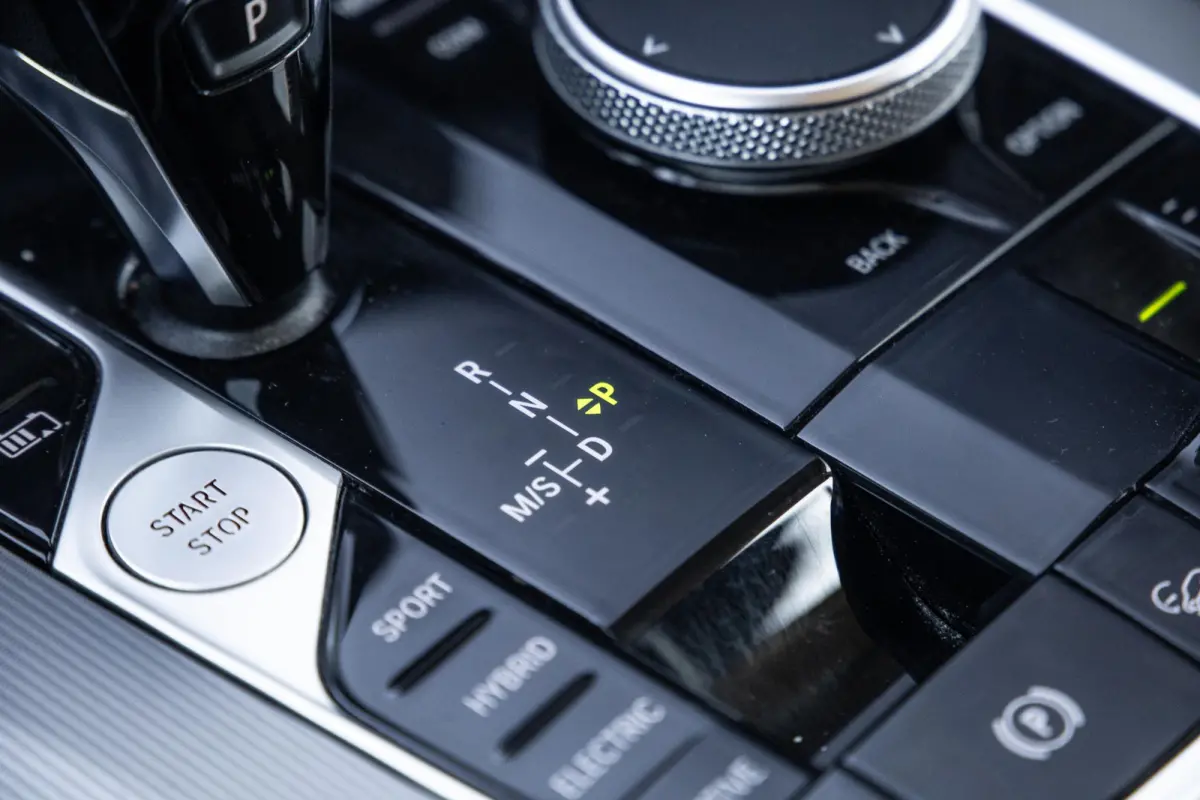 xDrive45e Executive CARPLAY / CAMERA / DEALER ONDERHOUDEN / ZWART LEER / TREKHAAK