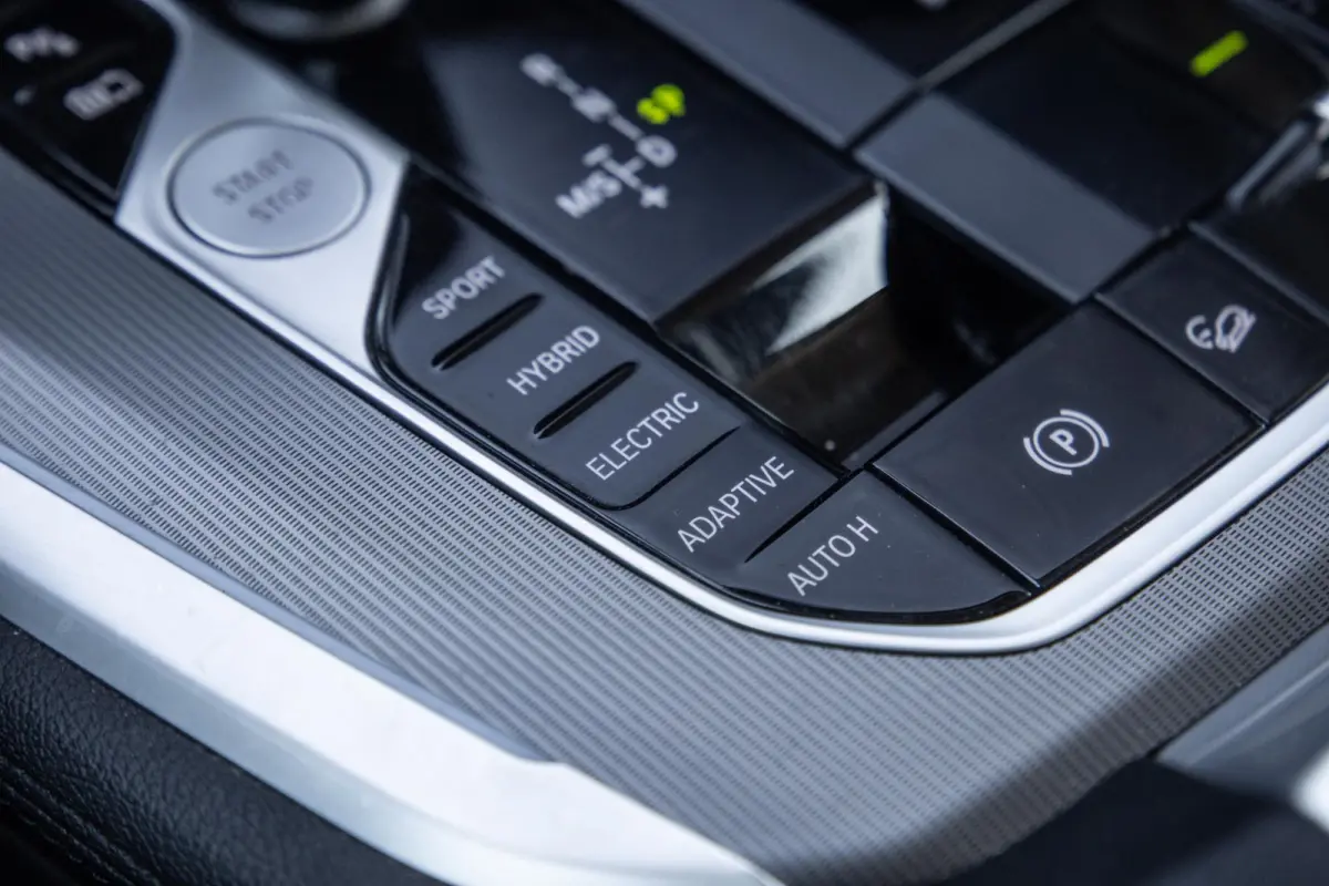xDrive45e Executive CARPLAY / CAMERA / DEALER ONDERHOUDEN / ZWART LEER / TREKHAAK
