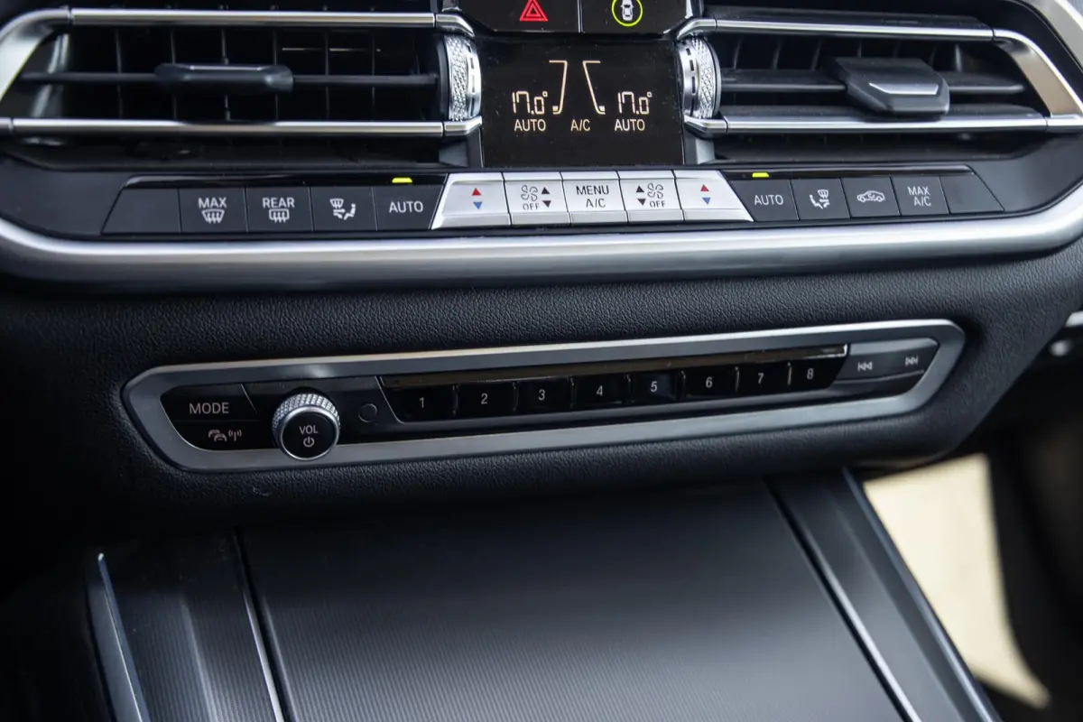 xDrive45e Executive CARPLAY / CAMERA / DEALER ONDERHOUDEN / ZWART LEER / TREKHAAK