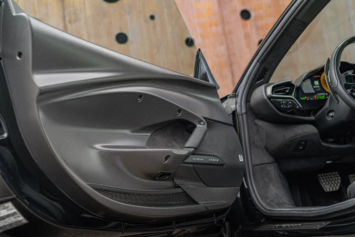 3.0 V6 N-LARGO | Assetto Fiorano | 1 OF 15 | Full Carbon | Painted Shields | CarPlay | Elec. Seats |