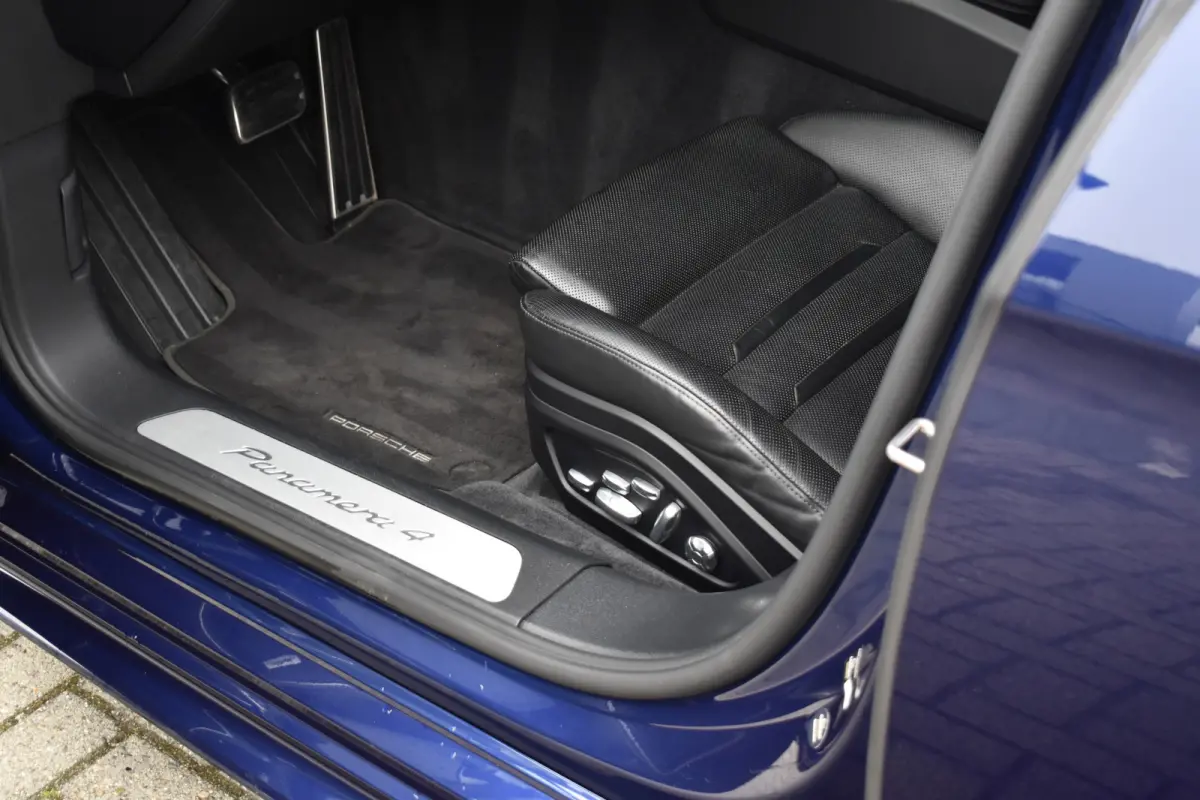 2.9 4 E-Hybrid 462pk SportDesign | Pano | ACC | 21'' Wielen | Matrix PDLS+ | Bose | Achterasbesturing | Head-Up | Stoelventilatie |