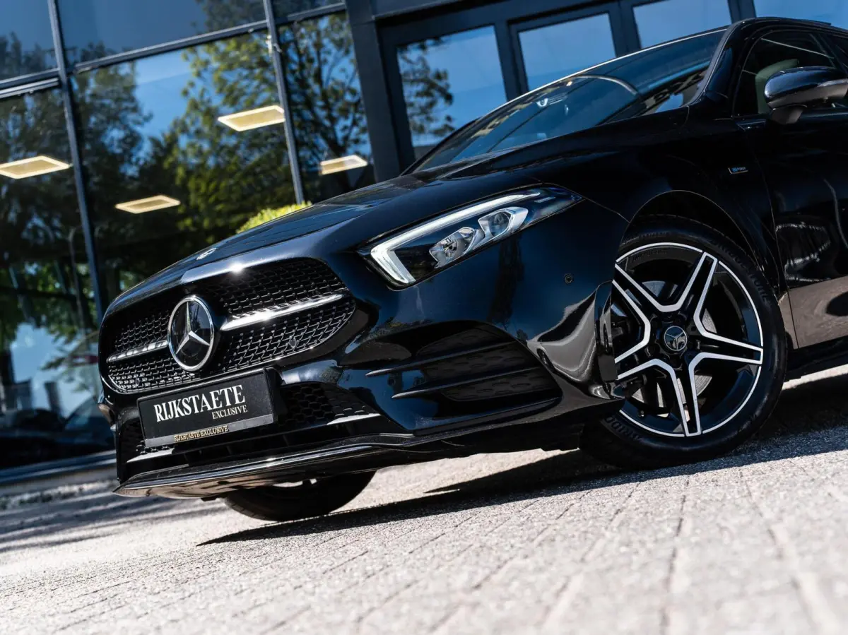 A250e AMG Line|PANO|SFEER|ACC|360°|18''