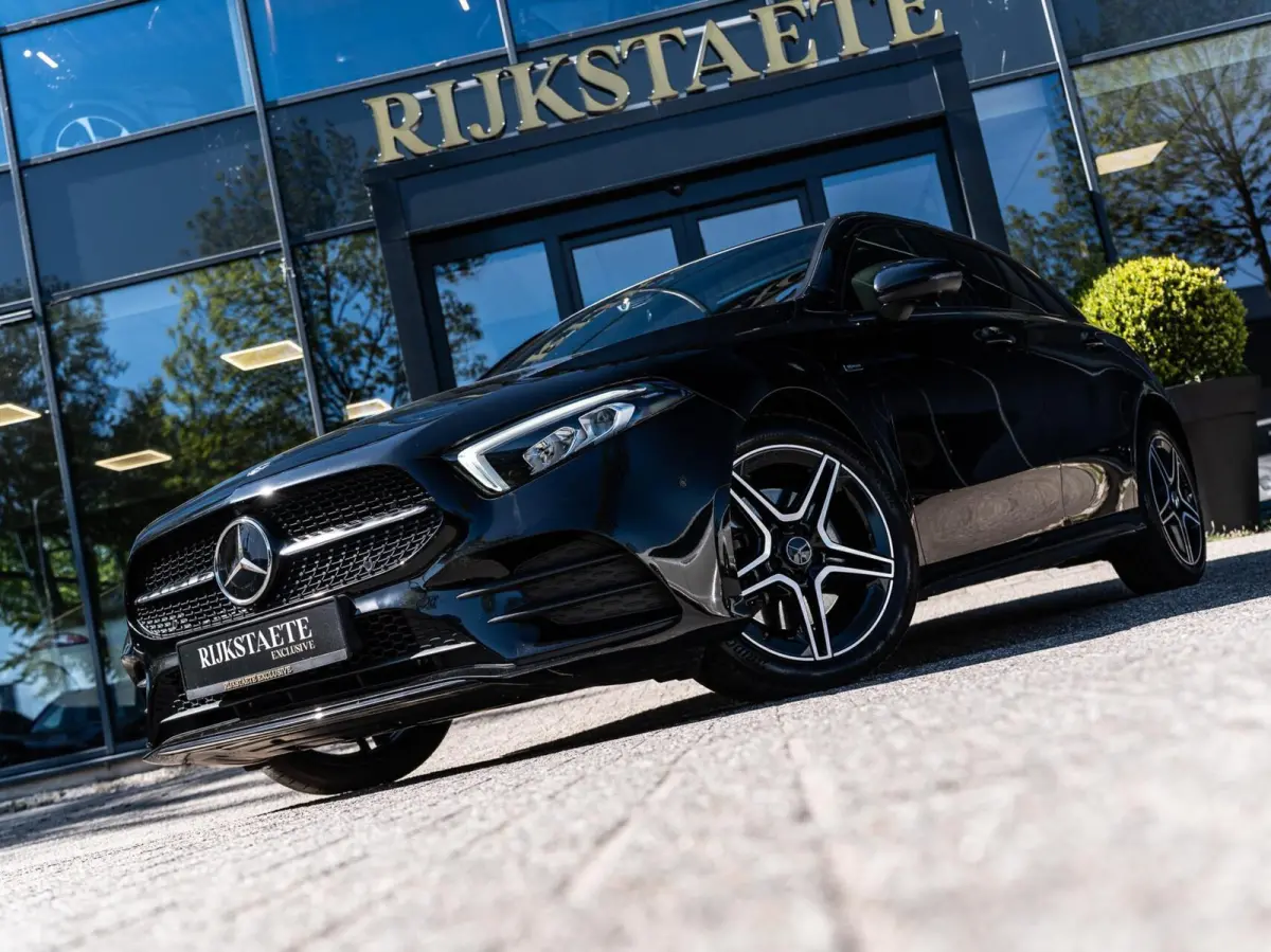 A250e AMG Line|PANO|SFEER|ACC|360°|18''