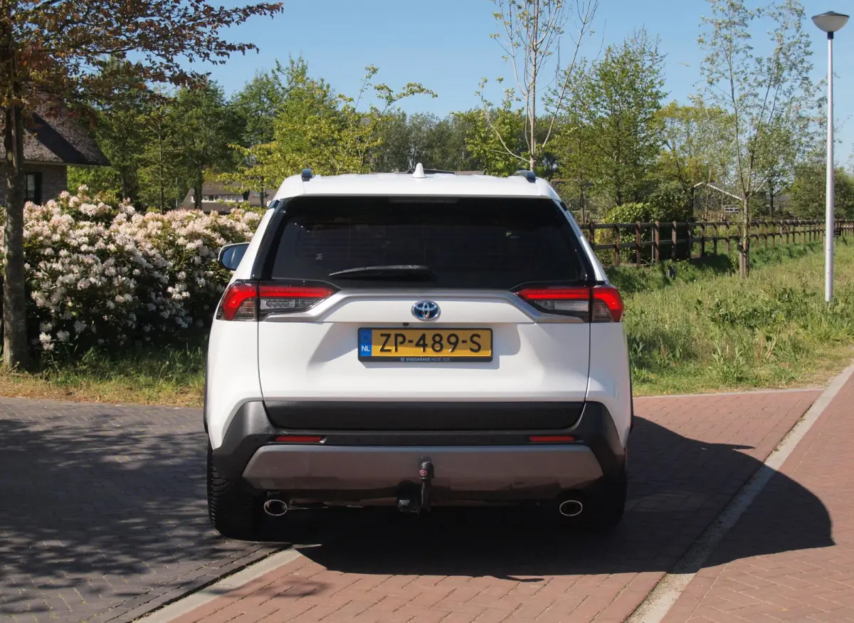 2.5 Hybrid AWD Active | Camera | Trekhaak 1650 trek gewicht | Apple Carplay | Navi | Cruise Control | NL-Auto |