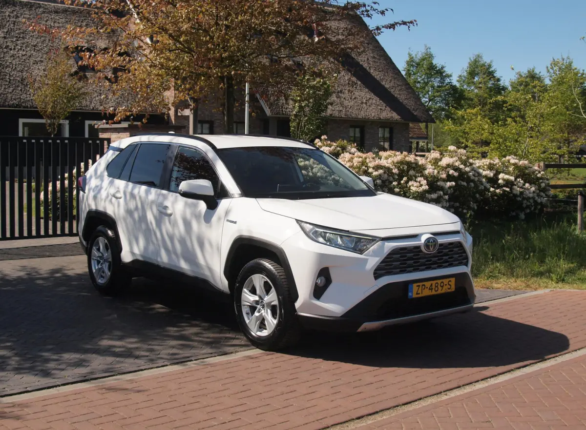 2.5 Hybrid AWD Active | Camera | Trekhaak 1650 trek gewicht | Apple Carplay | Navi | Cruise Control | NL-Auto |
