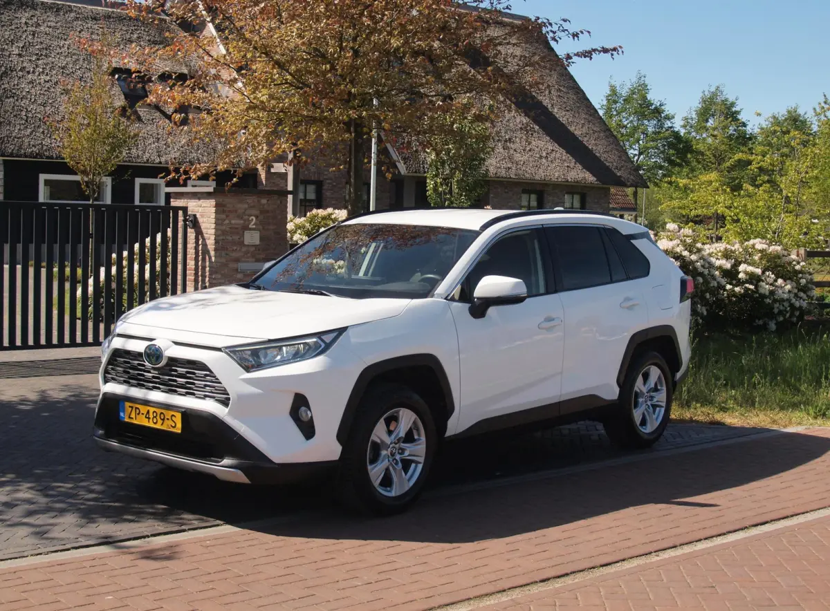 2.5 Hybrid AWD Active | Camera | Trekhaak 1650 trek gewicht | Apple Carplay | Navi | Cruise Control | NL-Auto |