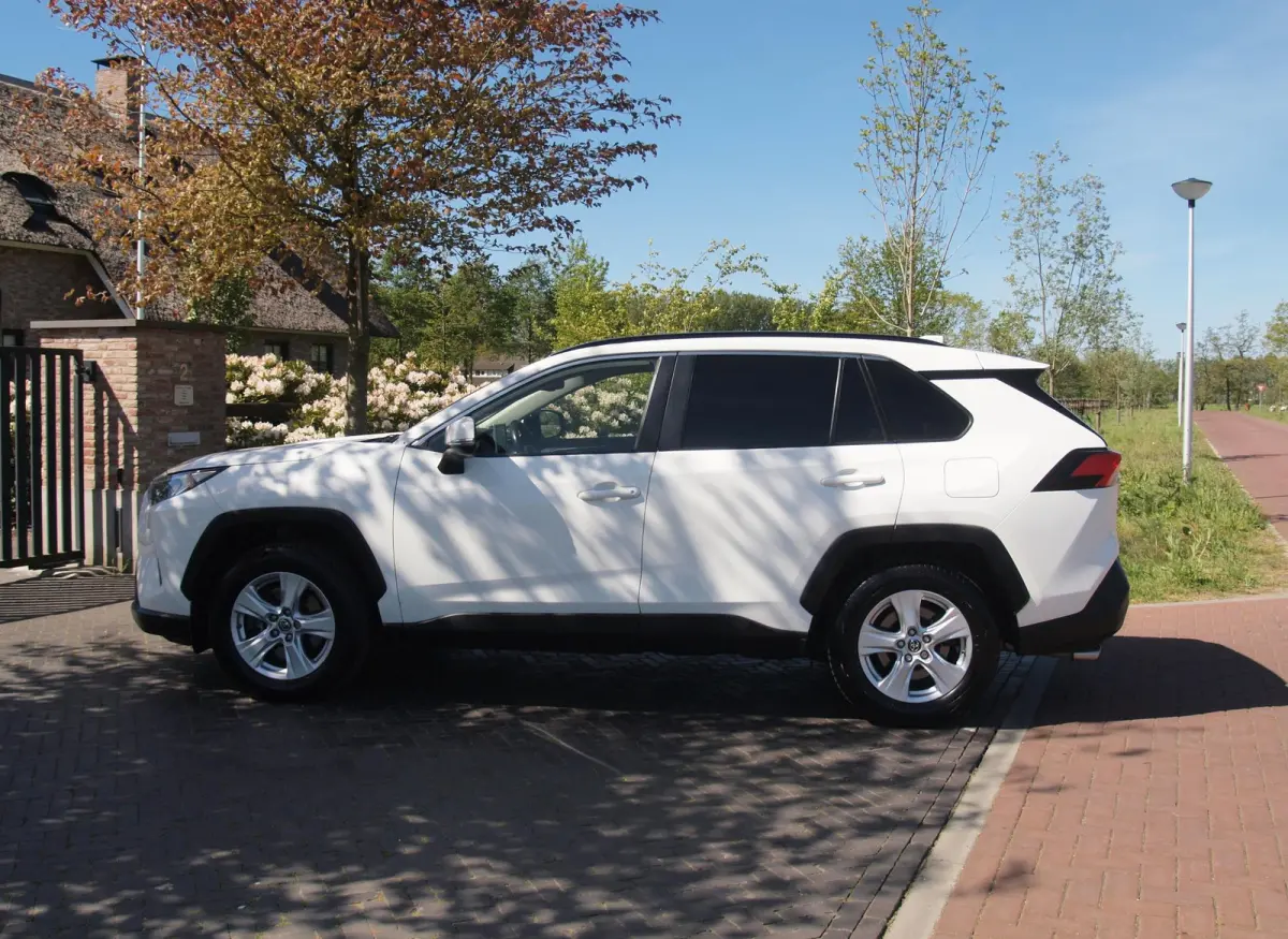 2.5 Hybrid AWD Active | Camera | Trekhaak 1650 trek gewicht | Apple Carplay | Navi | Cruise Control | NL-Auto |