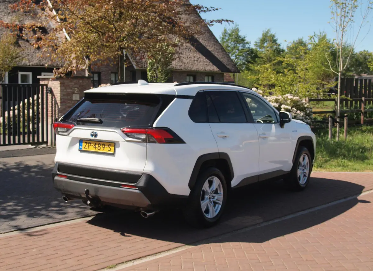 2.5 Hybrid AWD Active | Camera | Trekhaak 1650 trek gewicht | Apple Carplay | Navi | Cruise Control | NL-Auto |