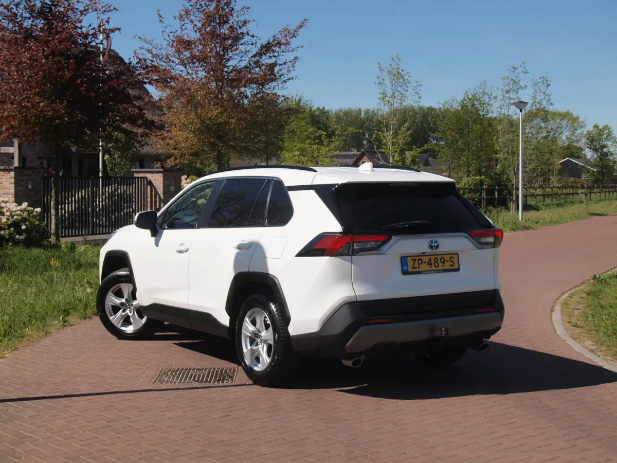 2.5 Hybrid AWD Active | Camera | Trekhaak 1650 trek gewicht | Apple Carplay | Navi | Cruise Control | NL-Auto |