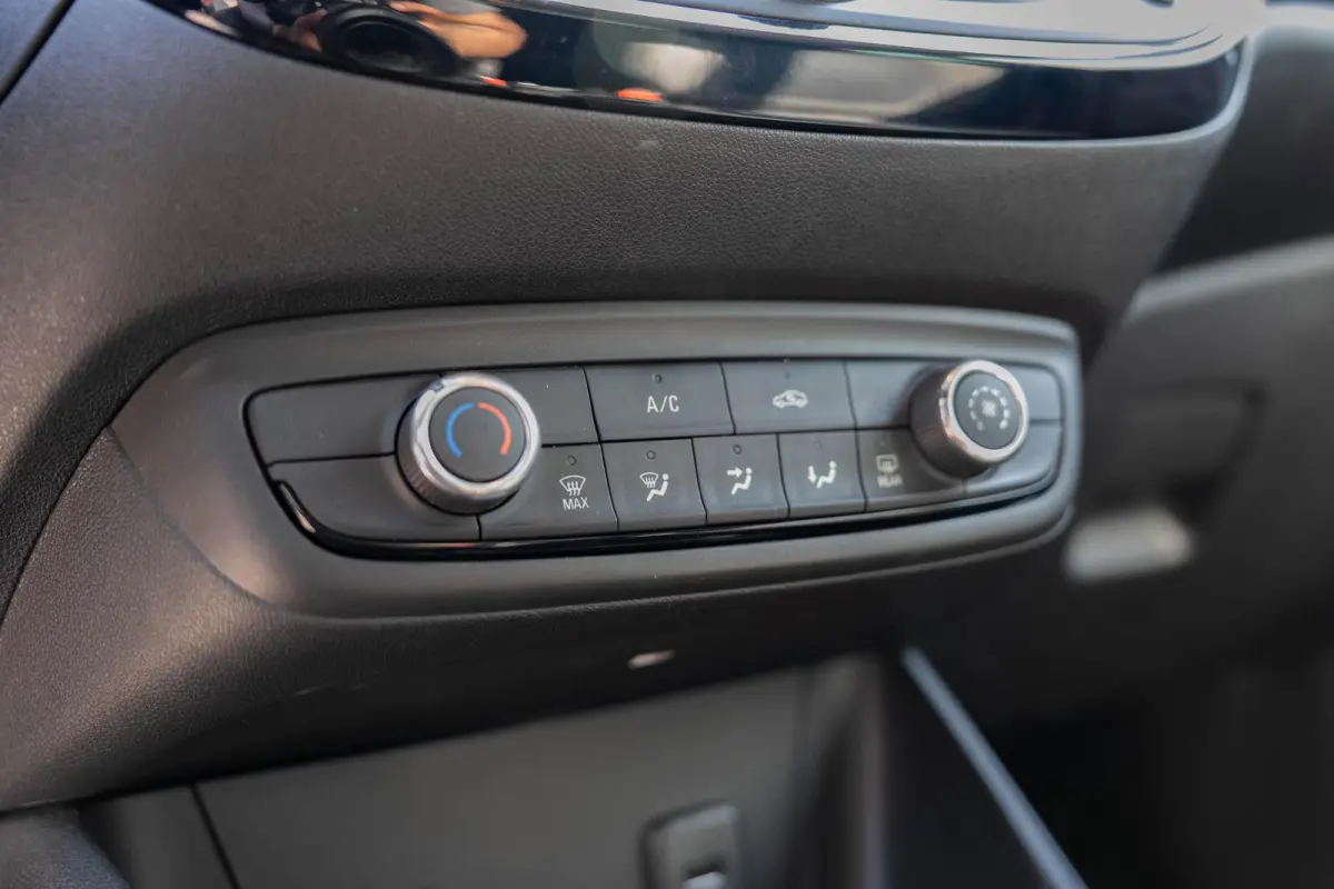 1.2 120 Jaar Edition | Cruise | Carplay | Airco | D-riem vervangen