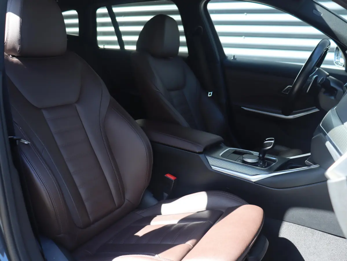 330e | High Executive | M Sportpakket | Laserlight | Getint Glas | Verwarmbare Voorstoelen | Hi-Fi | Apple Carplay | SOH 92% | 19'' LMV