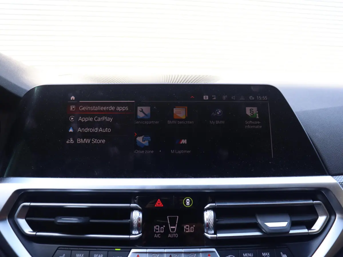 330e | High Executive | M Sportpakket | Laserlight | Getint Glas | Verwarmbare Voorstoelen | Hi-Fi | Apple Carplay | SOH 92% | 19'' LMV