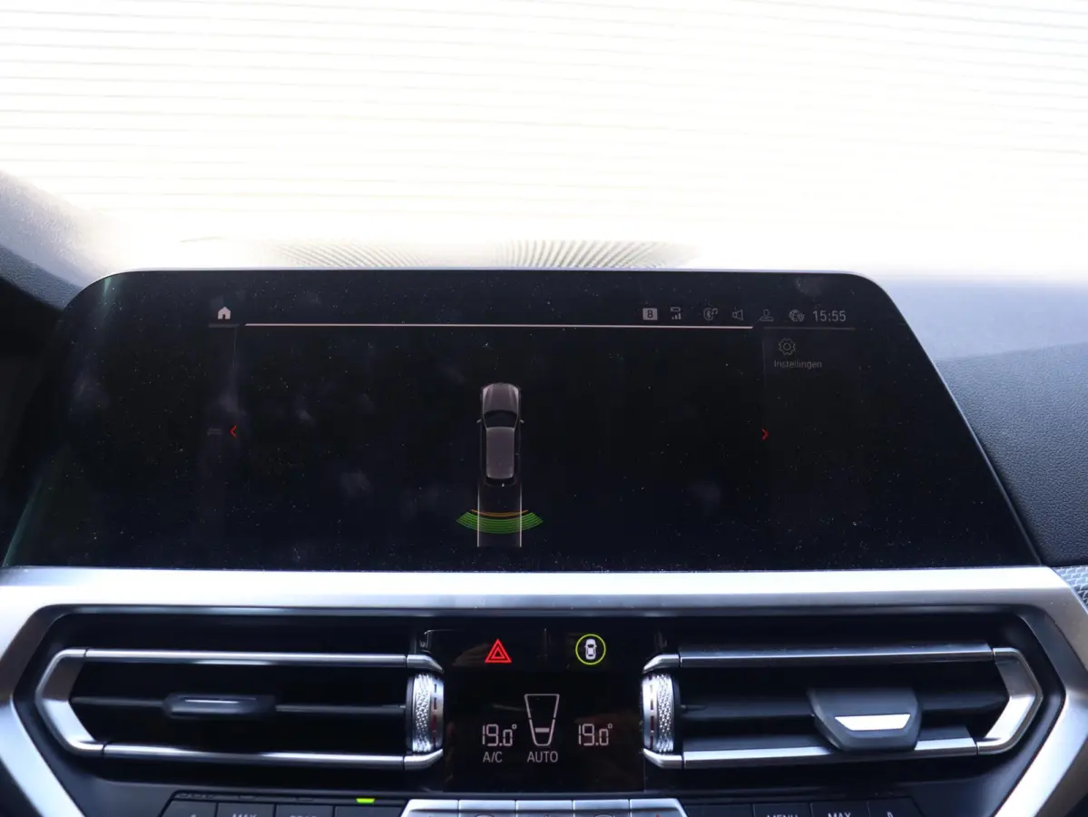 330e | High Executive | M Sportpakket | Laserlight | Getint Glas | Verwarmbare Voorstoelen | Hi-Fi | Apple Carplay | SOH 92% | 19'' LMV