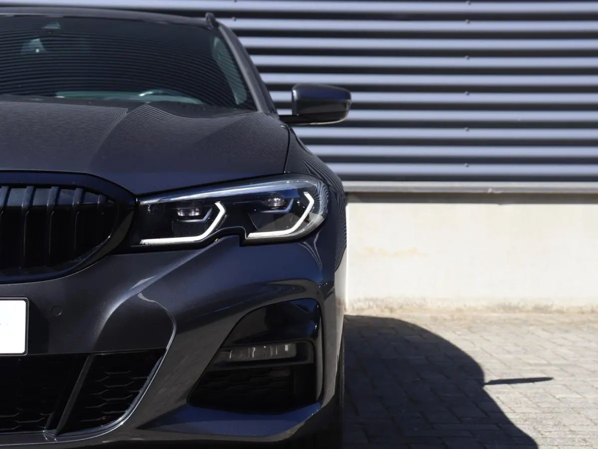 330e | High Executive | M Sportpakket | Laserlight | Getint Glas | Verwarmbare Voorstoelen | Hi-Fi | Apple Carplay | SOH 92% | 19'' LMV