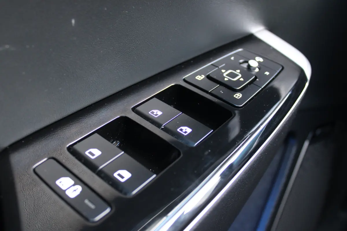 Plus 58 kWh | Achteruitrijcamera | DAB ontvanger | Keyless entry