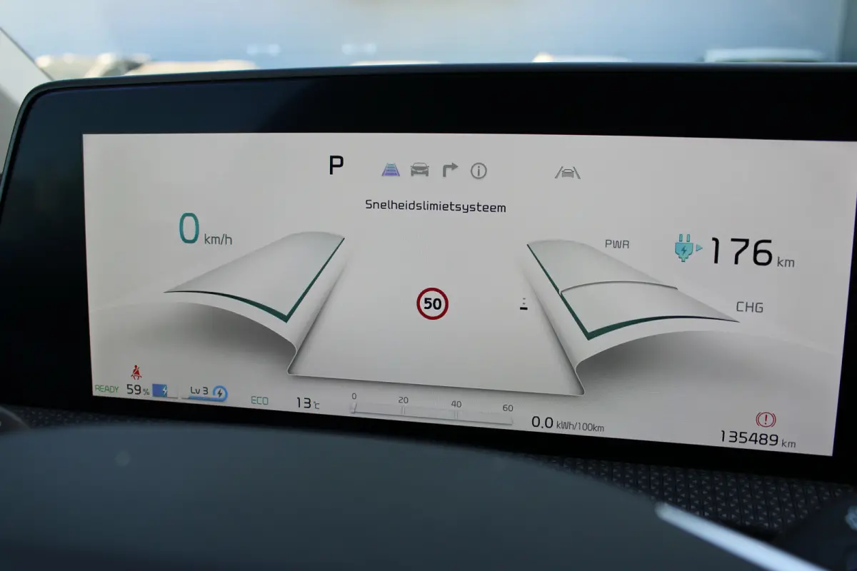 Plus 58 kWh | Achteruitrijcamera | DAB ontvanger | Keyless entry