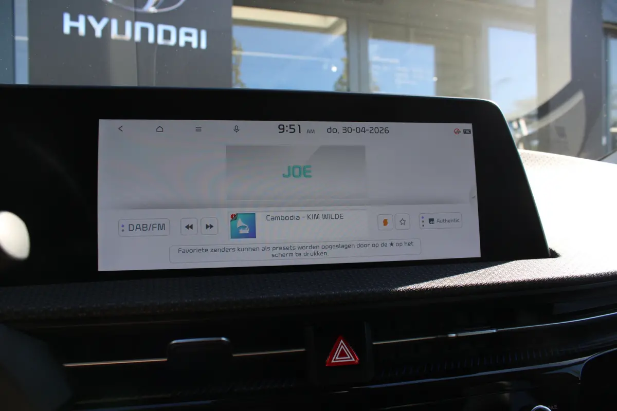 Plus 58 kWh | Achteruitrijcamera | DAB ontvanger | Keyless entry