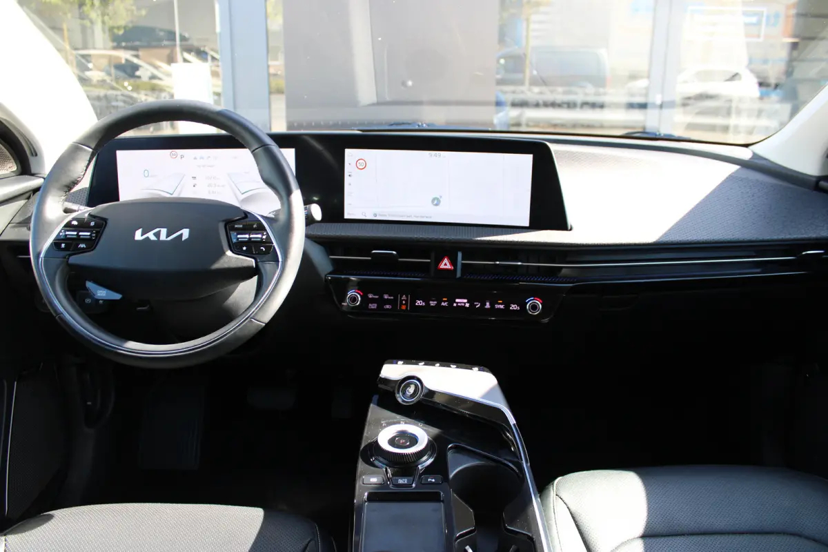 Plus 58 kWh | Achteruitrijcamera | DAB ontvanger | Keyless entry