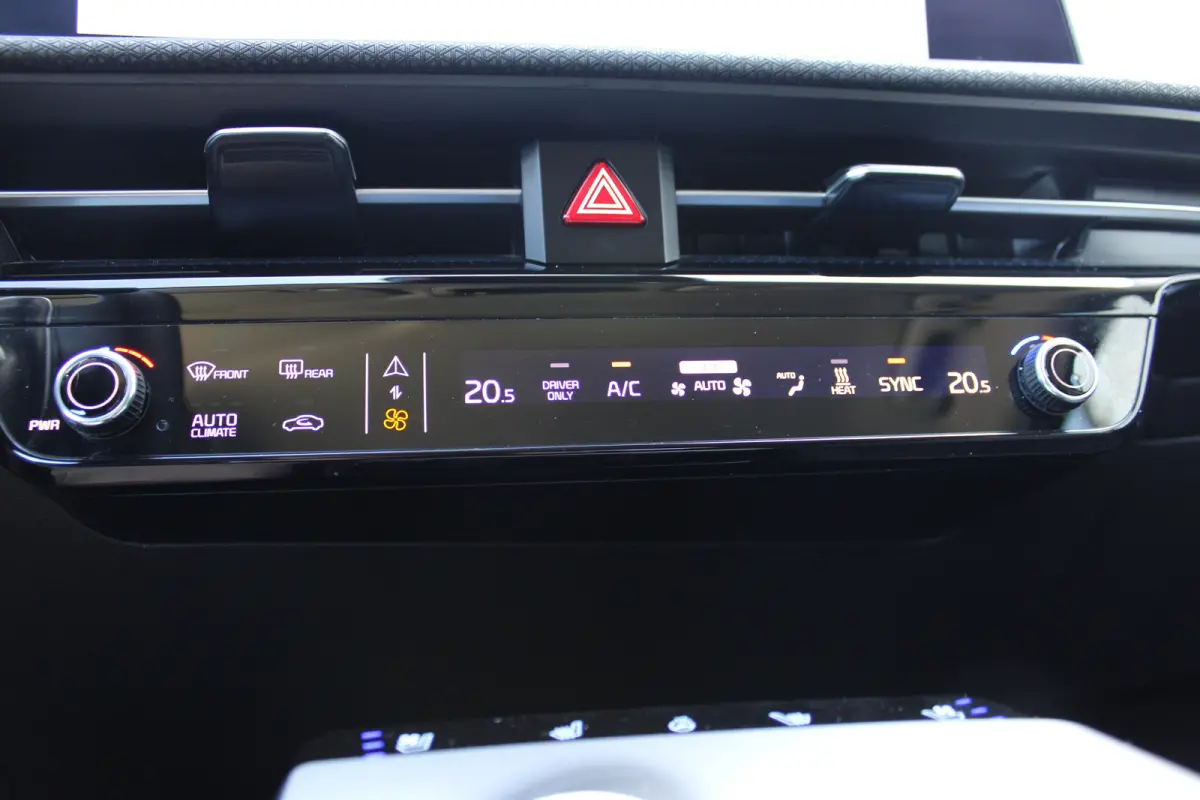 Plus 58 kWh | Achteruitrijcamera | DAB ontvanger | Keyless entry
