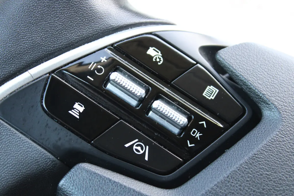 Plus 58 kWh | Achteruitrijcamera | DAB ontvanger | Keyless entry