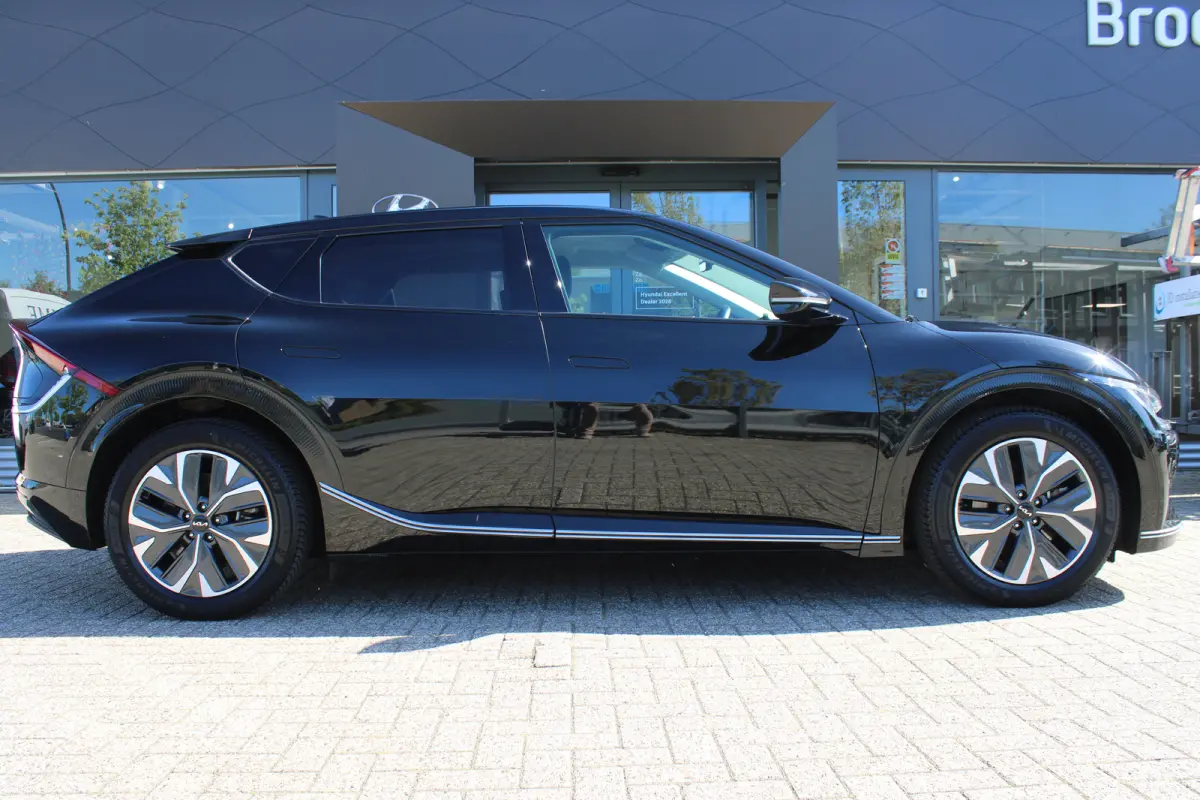 Plus 58 kWh | Achteruitrijcamera | DAB ontvanger | Keyless entry