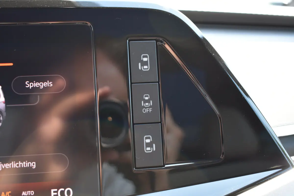 Bulli eHybrid lang 4MOTION |  Verlaagd dynamisch onderstel | 'App-Connect' draadloze smartphone integratie | 4 seizoenen banden