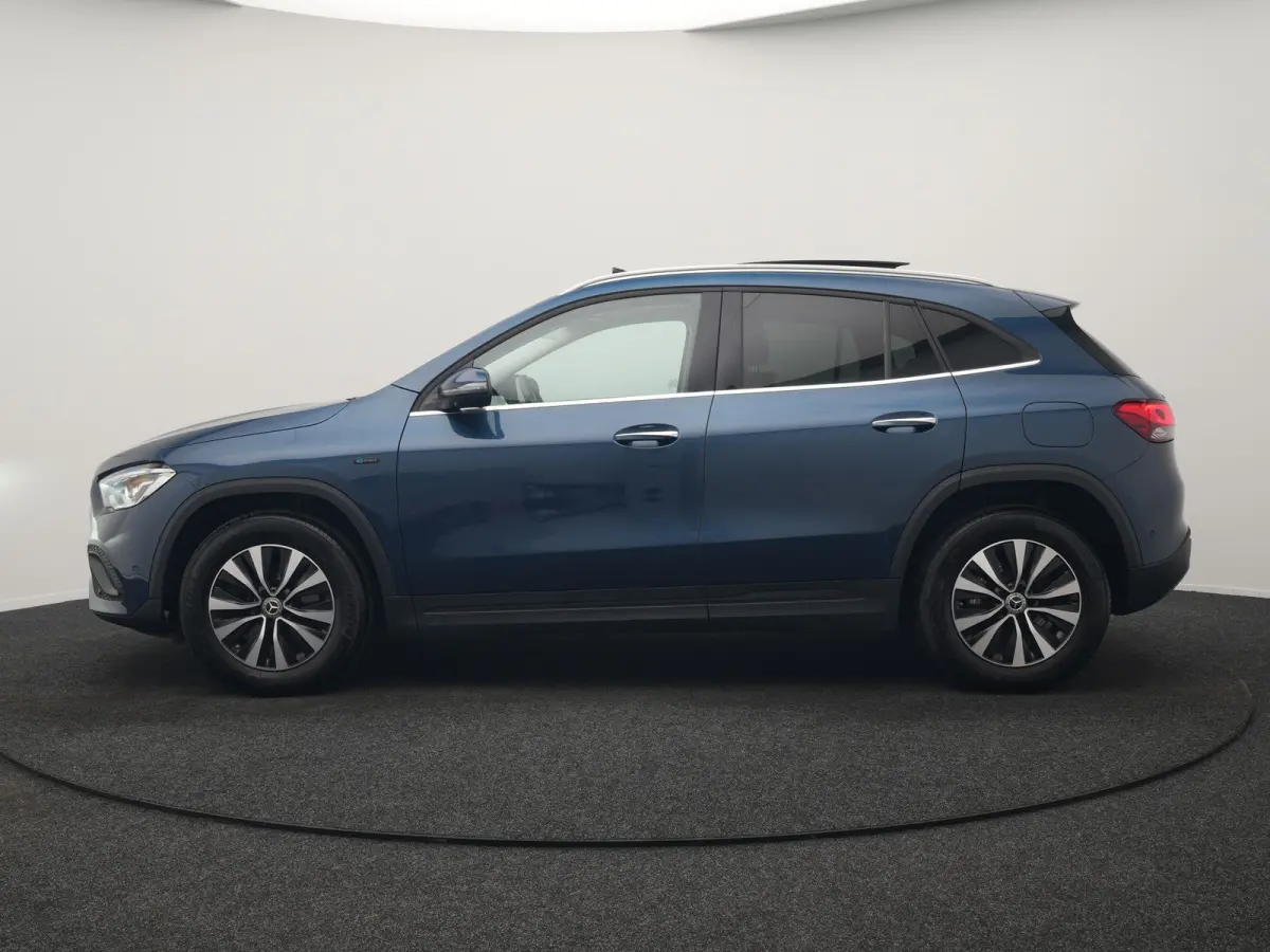 250 e Style PHEV 218pk Dealer O.H. | Panodak | Adaptive Cruise | 360 Camera | Sportstoelen Memory & Verwarmd | Sfeerverlichting | Blis | Keyless | Apple Carplay | Navigatie | DAB | Plug In H