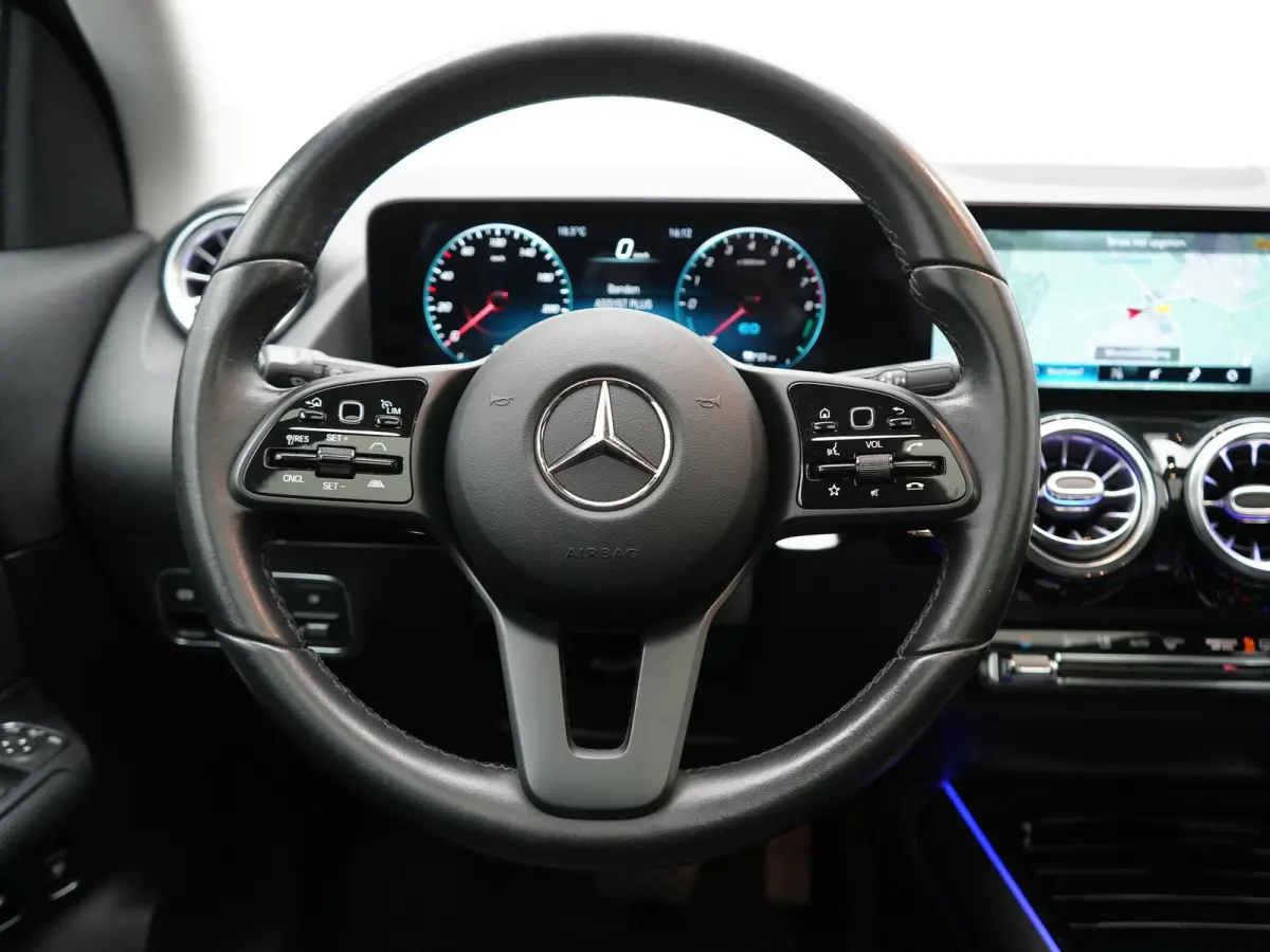 250 e Style PHEV 218pk Dealer O.H. | Panodak | Adaptive Cruise | 360 Camera | Sportstoelen Memory & Verwarmd | Sfeerverlichting | Blis | Keyless | Apple Carplay | Navigatie | DAB | Plug In H
