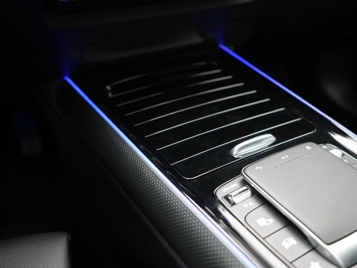 250 e Style PHEV 218pk Dealer O.H. | Panodak | Adaptive Cruise | 360 Camera | Sportstoelen Memory & Verwarmd | Sfeerverlichting | Blis | Keyless | Apple Carplay | Navigatie | DAB | Plug In H