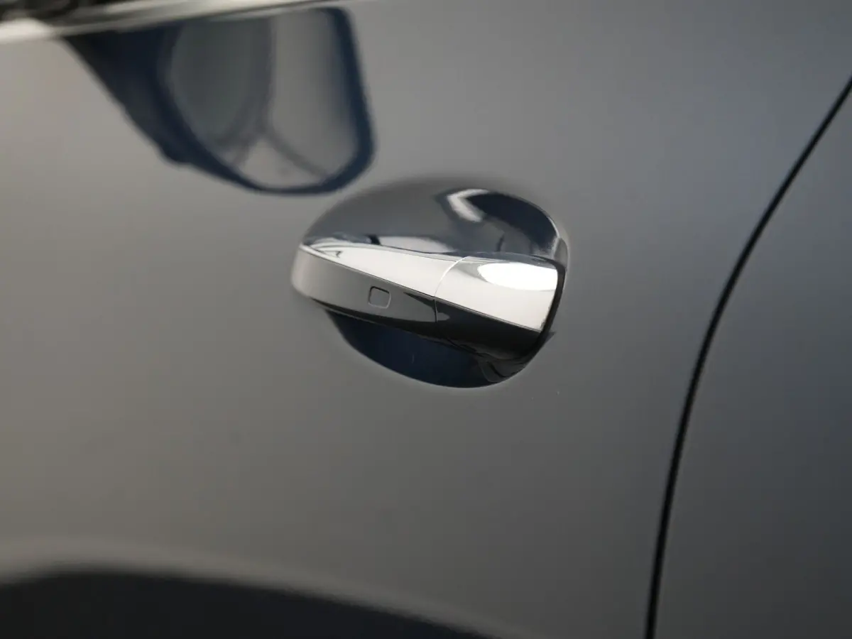 250 e Style PHEV 218pk Dealer O.H. | Panodak | Adaptive Cruise | 360 Camera | Sportstoelen Memory & Verwarmd | Sfeerverlichting | Blis | Keyless | Apple Carplay | Navigatie | DAB | Plug In H