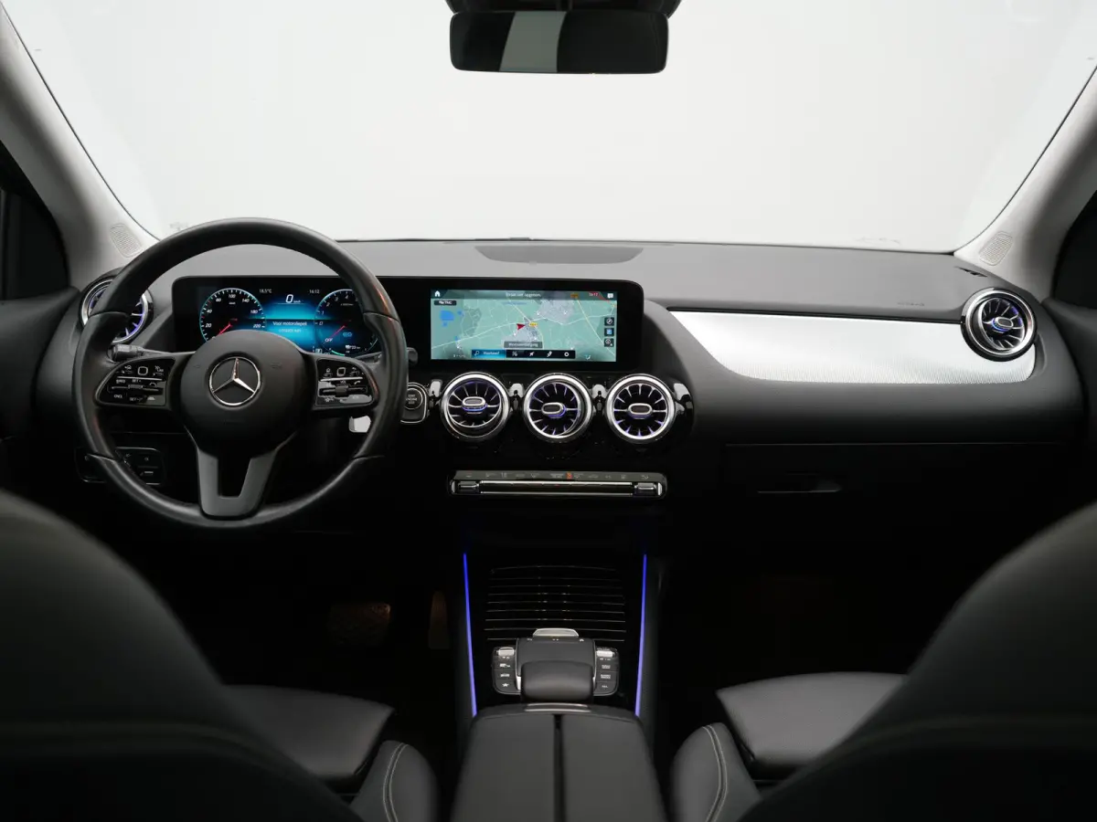250 e Style PHEV 218pk Dealer O.H. | Panodak | Adaptive Cruise | 360 Camera | Sportstoelen Memory & Verwarmd | Sfeerverlichting | Blis | Keyless | Apple Carplay | Navigatie | DAB | Plug In H