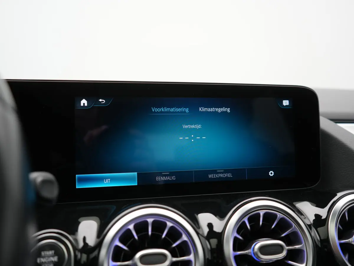 250 e Style PHEV 218pk Dealer O.H. | Panodak | Adaptive Cruise | 360 Camera | Sportstoelen Memory & Verwarmd | Sfeerverlichting | Blis | Keyless | Apple Carplay | Navigatie | DAB | Plug In H
