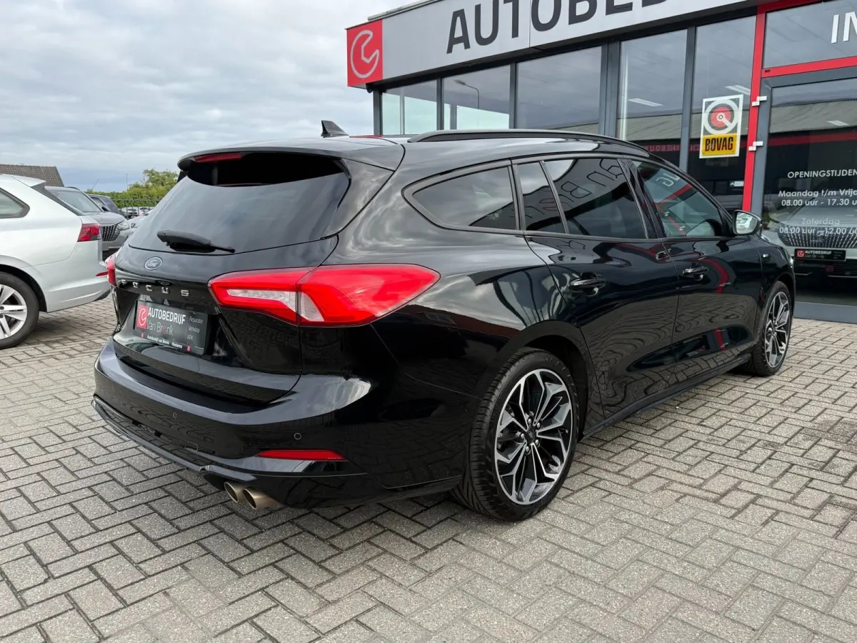 1.0 EcoBoost ST Line Business | Leder | LED
