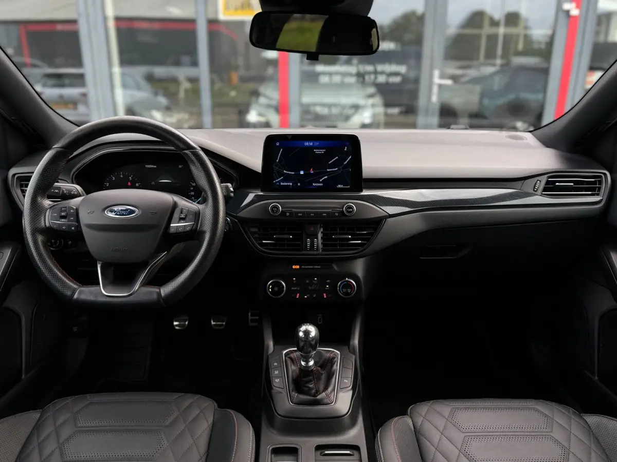 1.0 EcoBoost ST Line Business | Leder | LED
