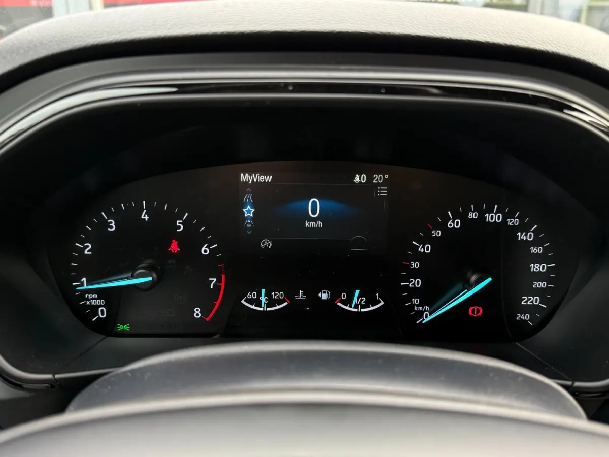 1.0 EcoBoost ST Line Business | Leder | LED