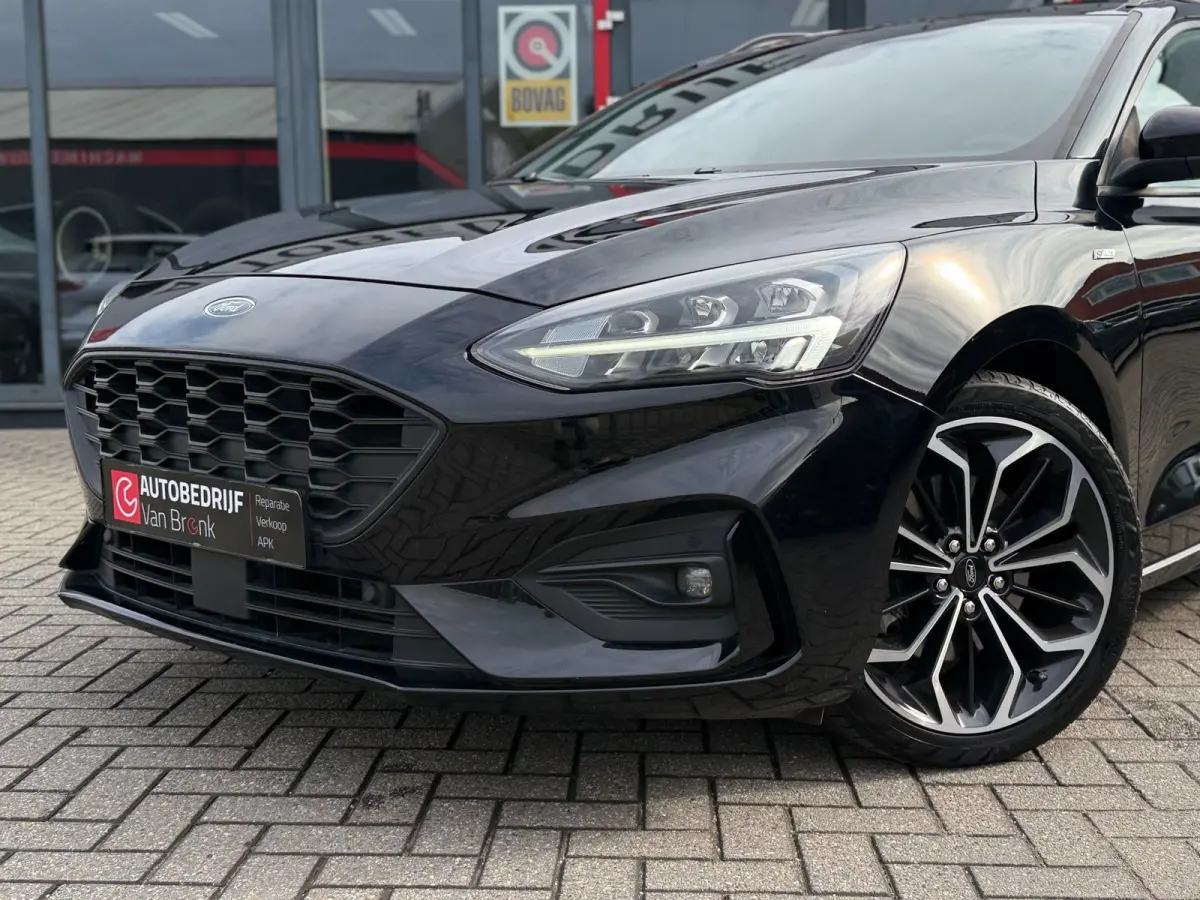 1.0 EcoBoost ST Line Business | Leder | LED