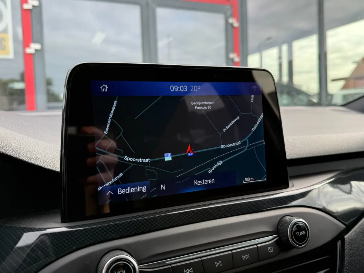 1.0 EcoBoost ST Line Business | Leder | LED