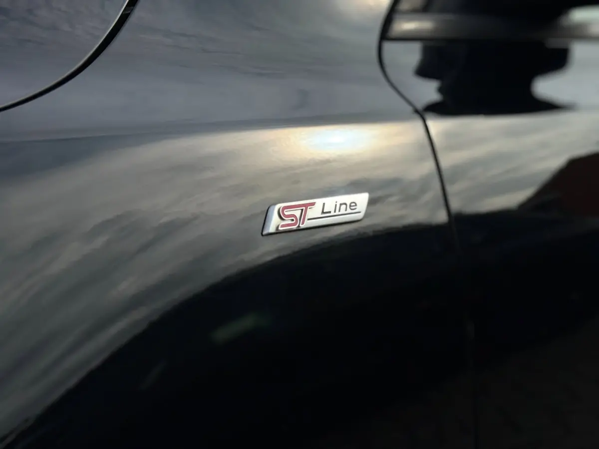 1.0 EcoBoost ST Line Business | Leder | LED