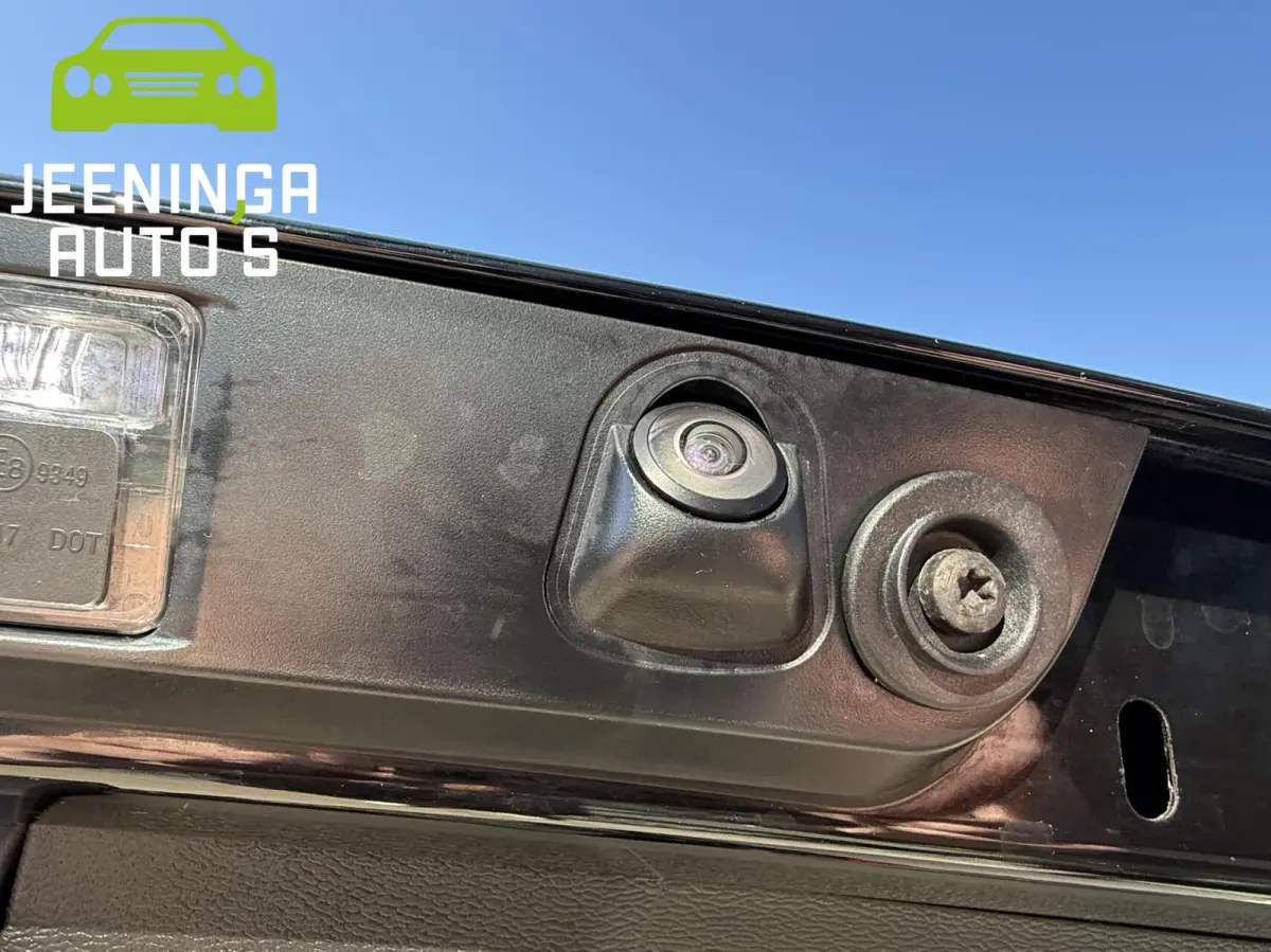2.0 B4 R-Design|MildHybride|ACC|Camera|Stoelverwarming|Alcantara